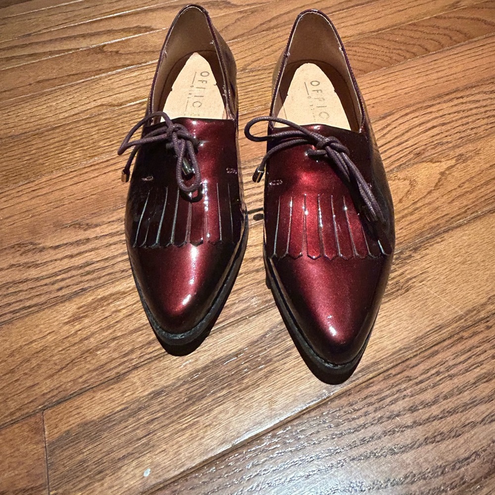 Ladies Patent Fringed Loafer in Bordeaux.. size 7